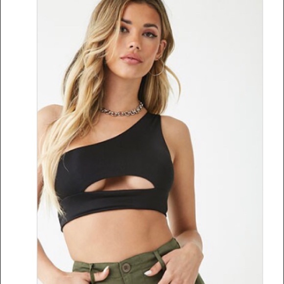 cut out underboob top
